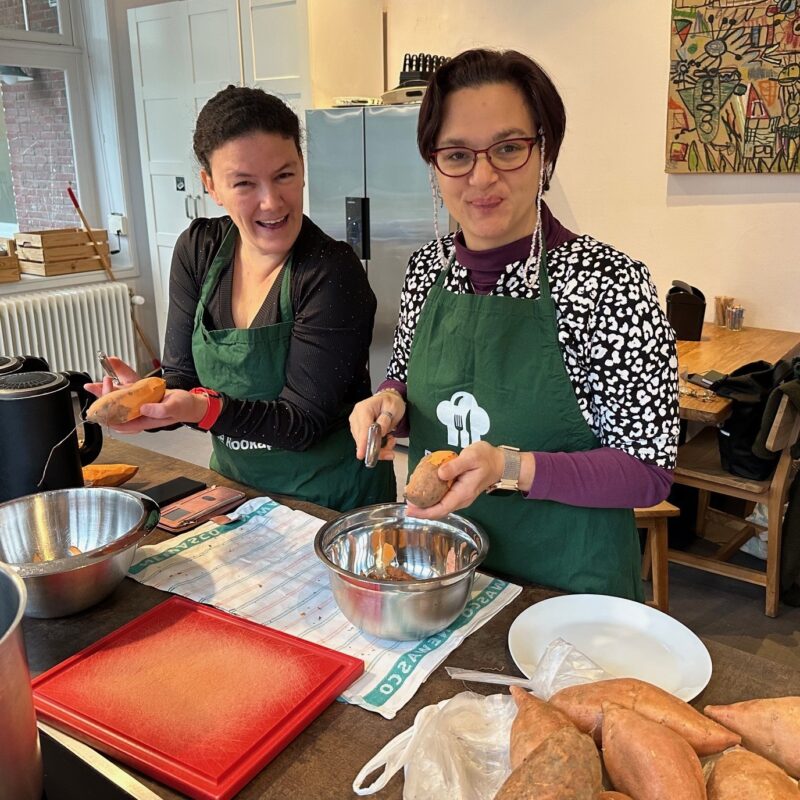 Wat zijn de ingrediënten om meer mensen samen te laten koken?