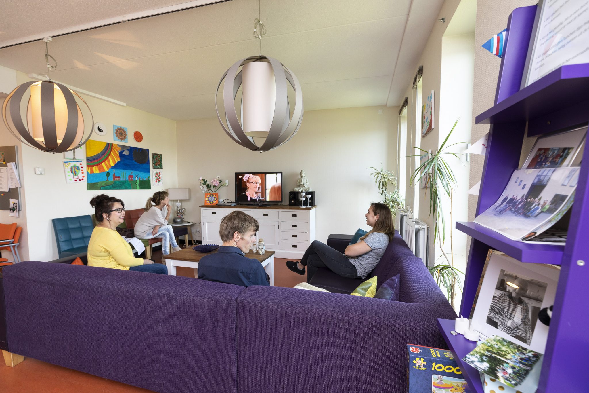 Twee ruime gemeenschappelijke huiskamers